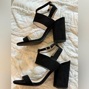 Quipid Black Heel Sandal Ankle strap size 7.5